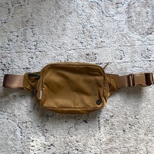 Everywhere Belt Bag 2L Burnt Caramel